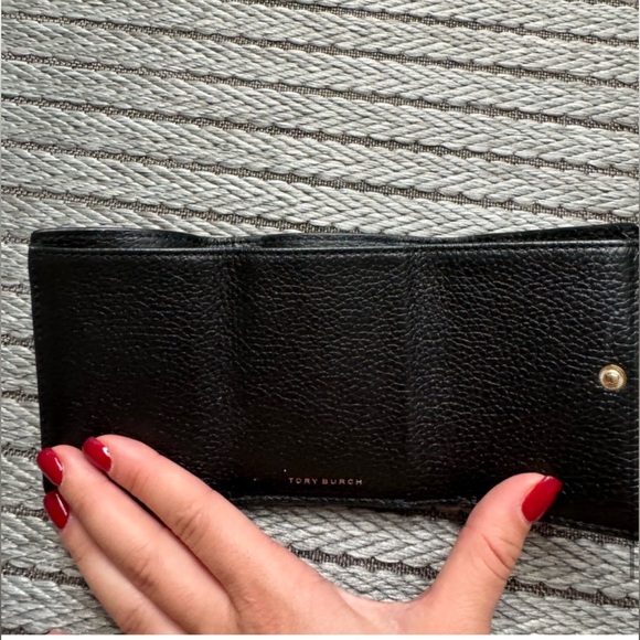 Tory Burch wallet - Picture 4 of 7